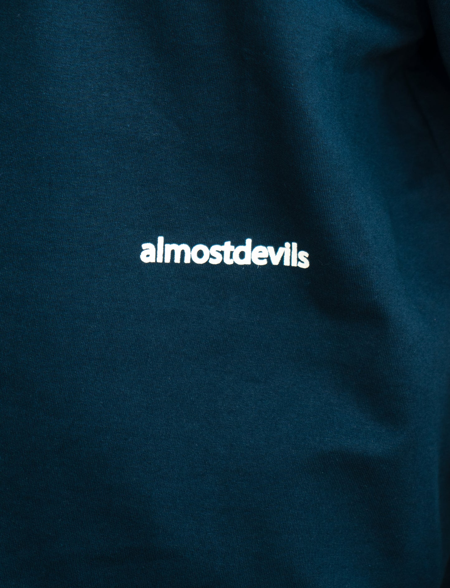 Chainstich - Navy/White Tshirt